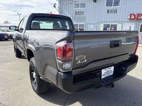 Used 2016 Toyota Tacoma SR image 5