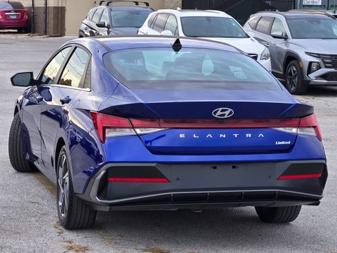 Used 2024 Hyundai Elantra Limited FWD image 18