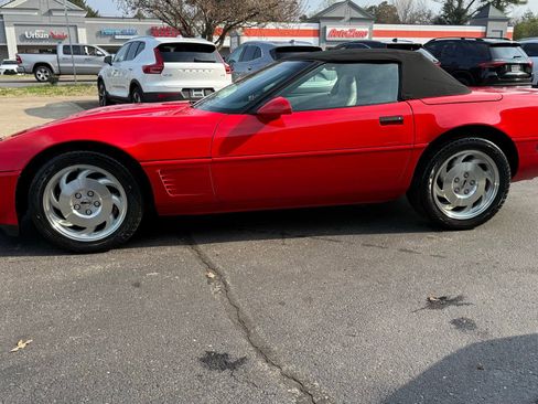 Used 1996 Chevrolet Corvette Convertible RWD image 20