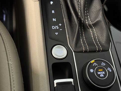 Used 2023 Volkswagen Atlas SE w/ Black Wheel Package image 22