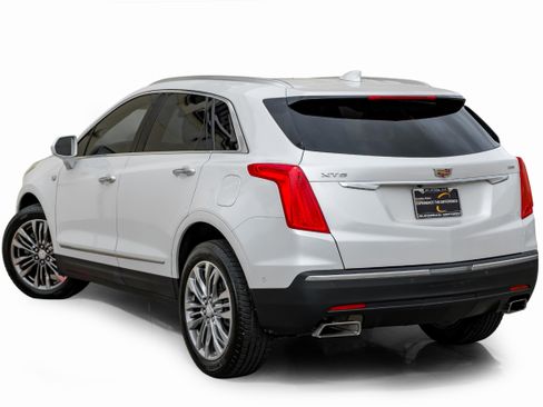 Used 2018 Cadillac XT5 Premium Luxury w/ Driver Assist Package image 10