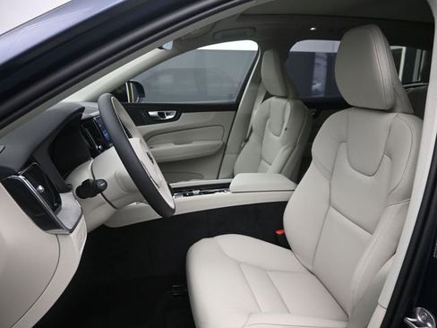 Used 2025 Volvo XC60 B5 Plus w/ Protection Package Premier image 9