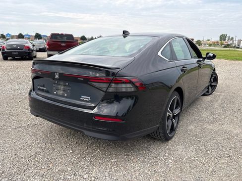 Used 2023 Honda Accord Sport image 11