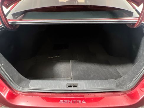 Used 2022 Nissan Sentra SR w/ SR Premium Package FWD image 34