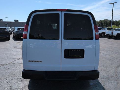 Used 2024 Chevrolet Express 3500 LS RWD image 6