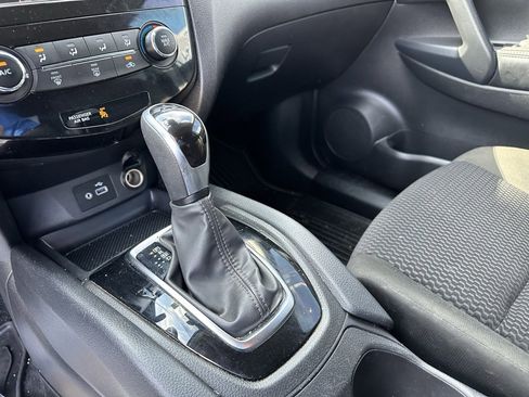 Used 2022 Nissan Rogue Sport S image 14