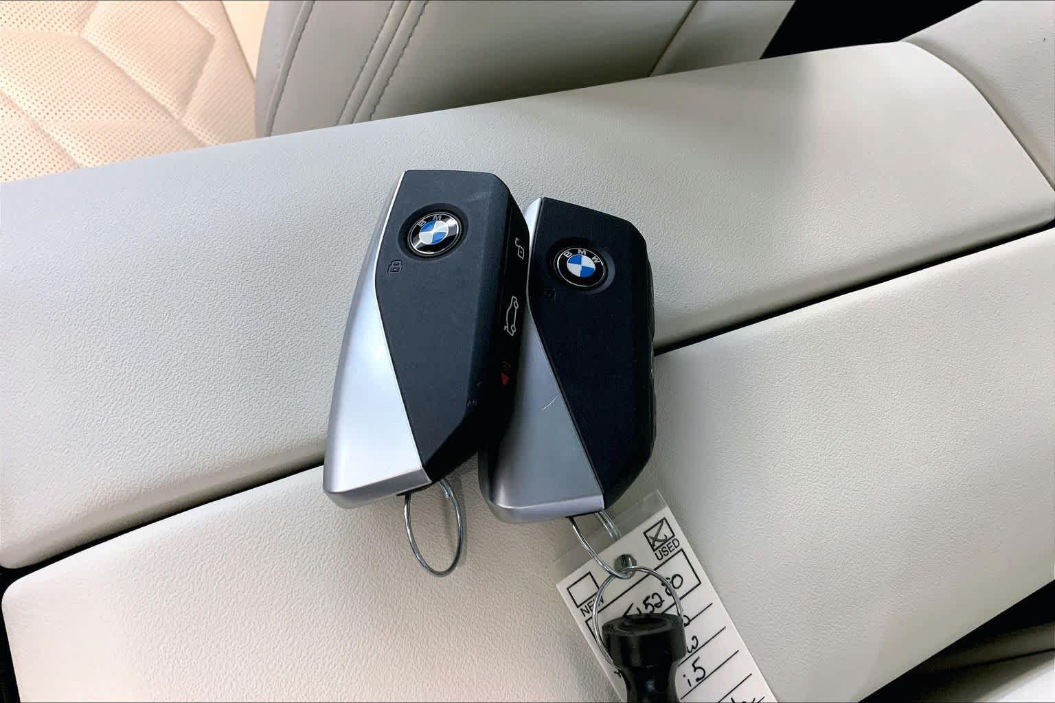 Used 2025 BMW i5 xDrive40 w/ Premium Package AWD/4WD image 14
