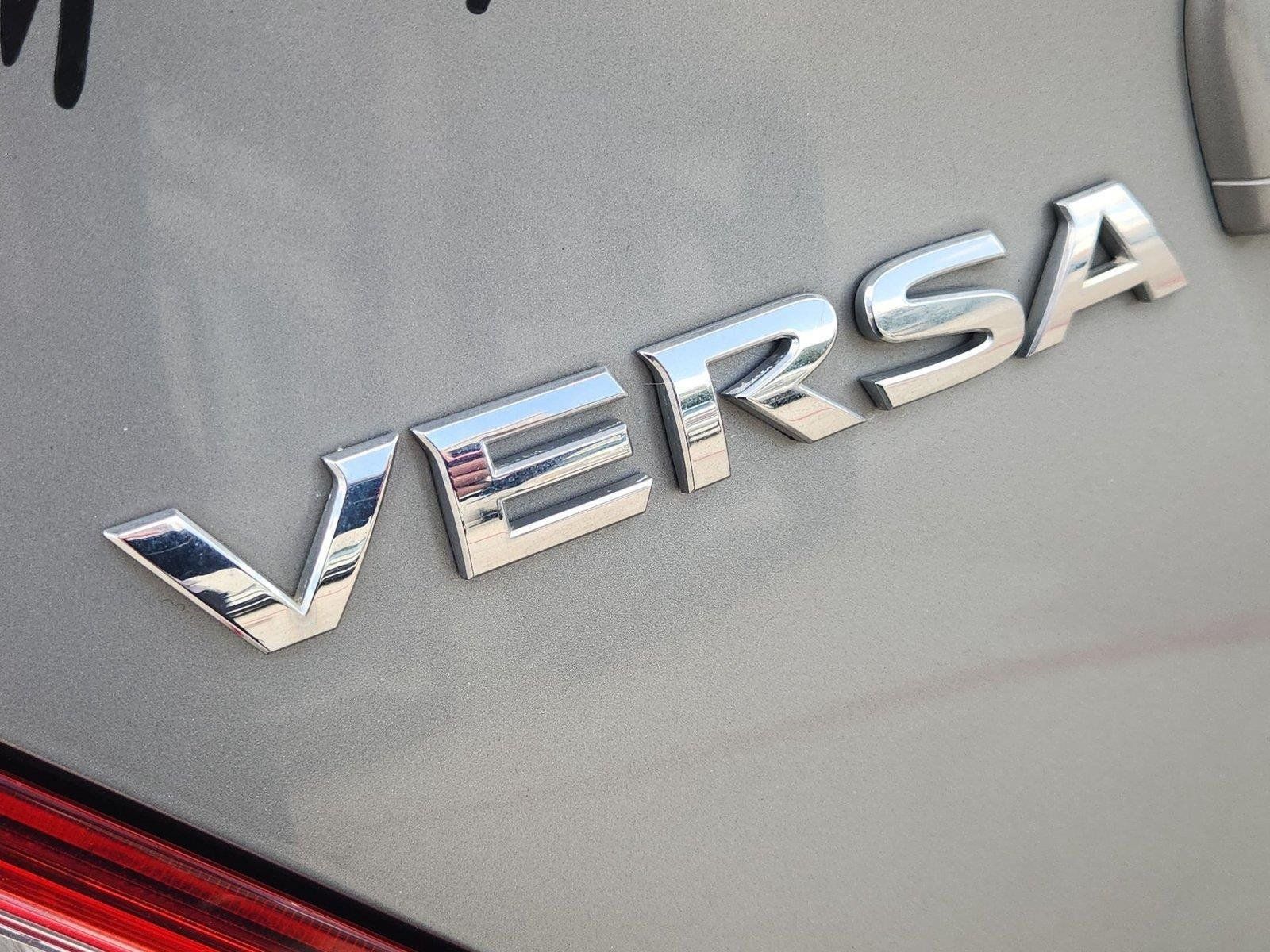 Used 2014 Nissan Versa SV FWD image 15
