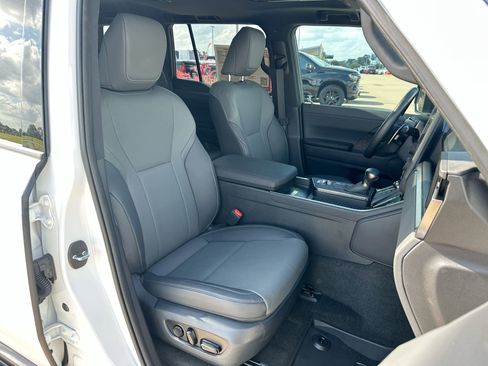 Used 2026 Lexus GX 550 w/ Accessory Package (2T) AWD/4WD image 26