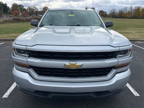 Used 2018 Chevrolet Silverado 1500 Custom w/ Custom Value Package image 11