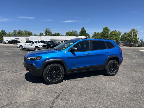 Used 2021 Jeep Cherokee Trailhawk w/ Sun, Sound & Nav Group AWD/4WD image 8