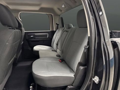 Used 2022 RAM 1500 Classic SLT image 27