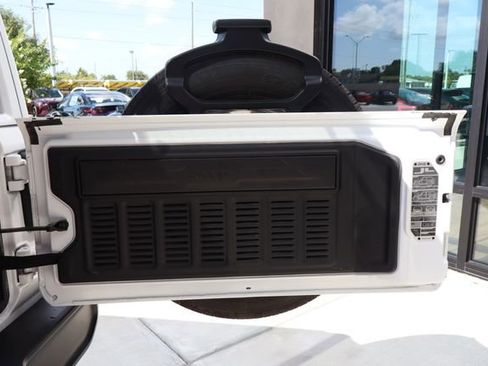 Used 2025 Jeep Wrangler Unlimited Sahara AWD/4WD image 23