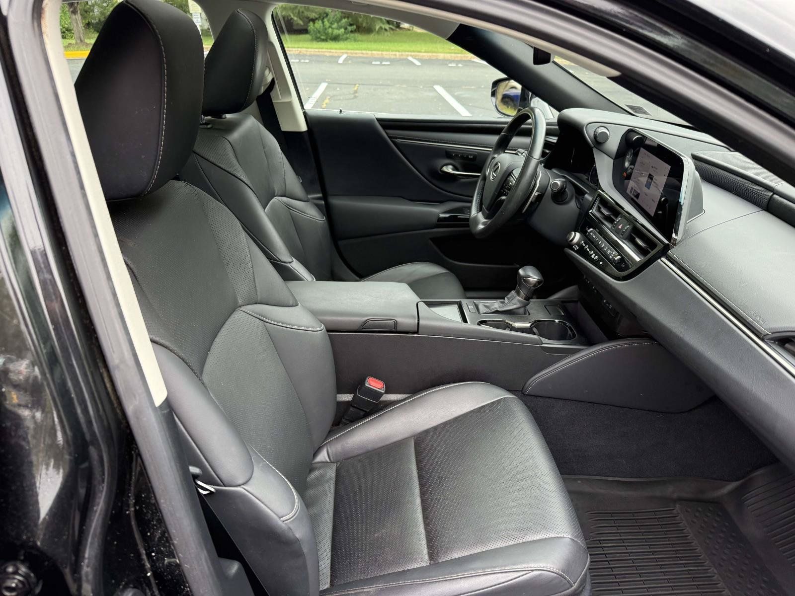 Used 2023 Lexus ES 350 w/ Premium Package FWD image 14