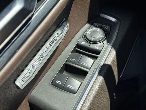 Used 2025 GMC Sierra 1500 Denali w/ Denali Reserve Package image 15
