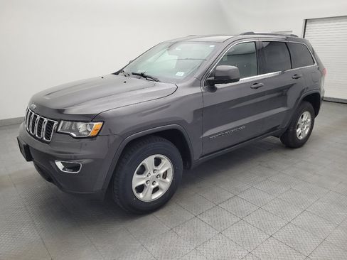 Used 2017 Jeep Grand Cherokee Laredo w/ Quick Order Package 23E AWD/4WD image 2