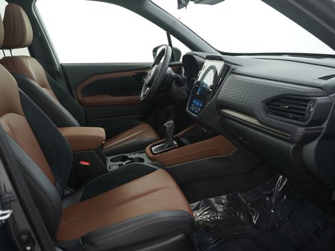 Used 2025 Subaru Forester Touring w/ Touring Package image 13