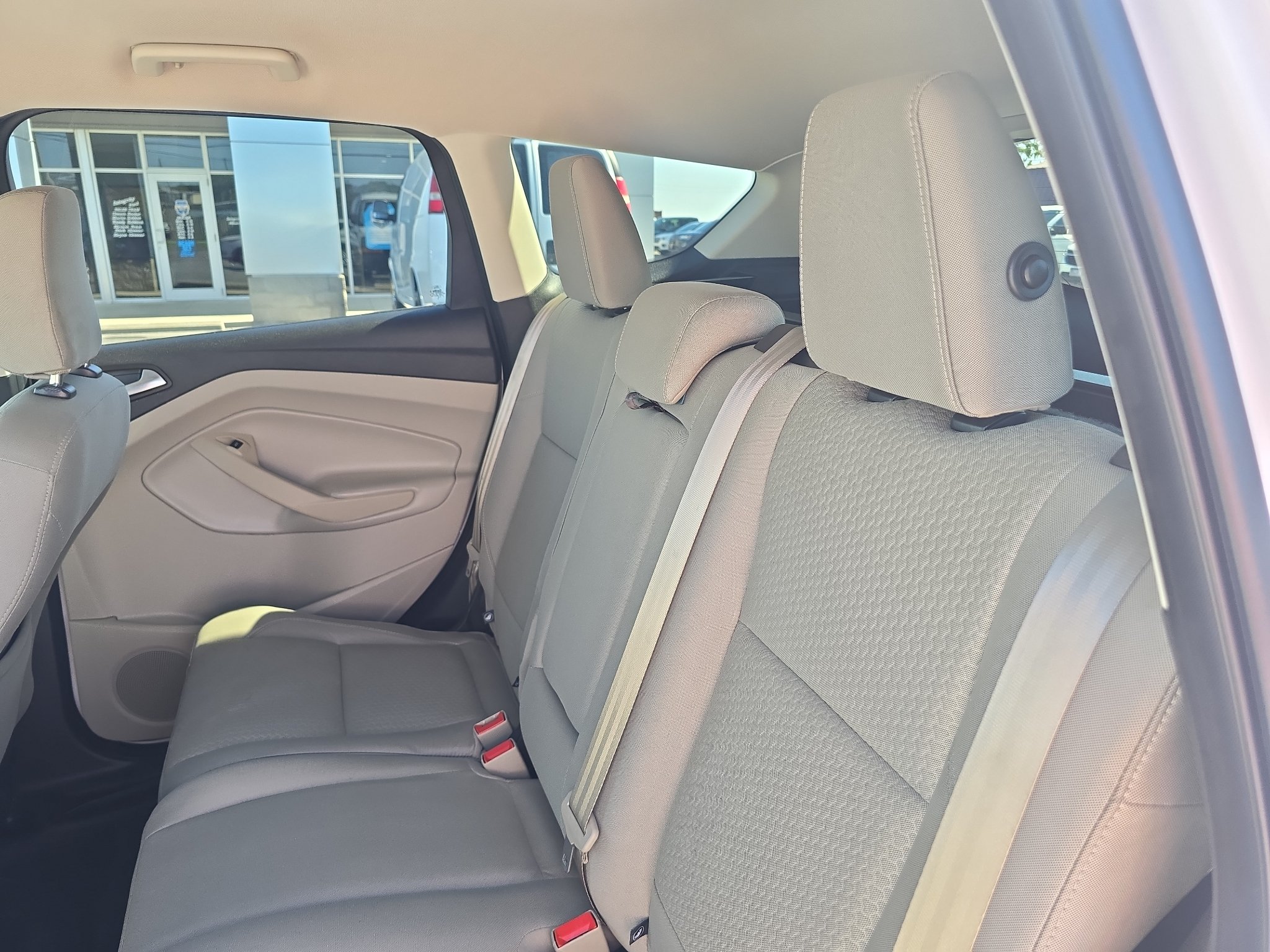 Used 2018 Ford Escape SE w/ Ford Safe & Smart Package FWD image 14