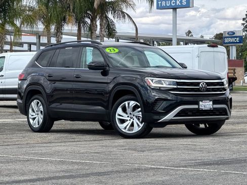 Used 2023 Volkswagen Atlas SE w/ Panoramic Sunroof Package FWD image 1