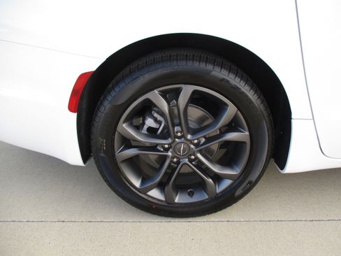 New 2026 Chrysler Pacifica Select FWD image 12