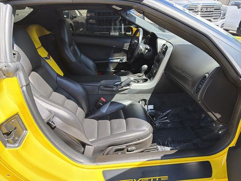 Used 2007 Chevrolet Corvette Convertible w/ Preferred Equipment Group RWD image 22