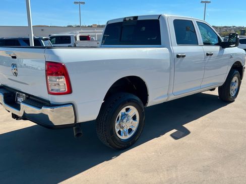 Used 2024 RAM 3500 Tradesman w/ Chrome Appearance Group AWD/4WD image 5