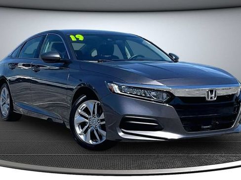 Used 2019 Honda Accord LX image 3