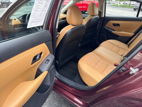 Used 2024 Nissan Sentra SV w/ SV Premium Package FWD image 26