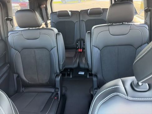 New 2025 Jeep Grand Cherokee L Altitude AWD/4WD image 14
