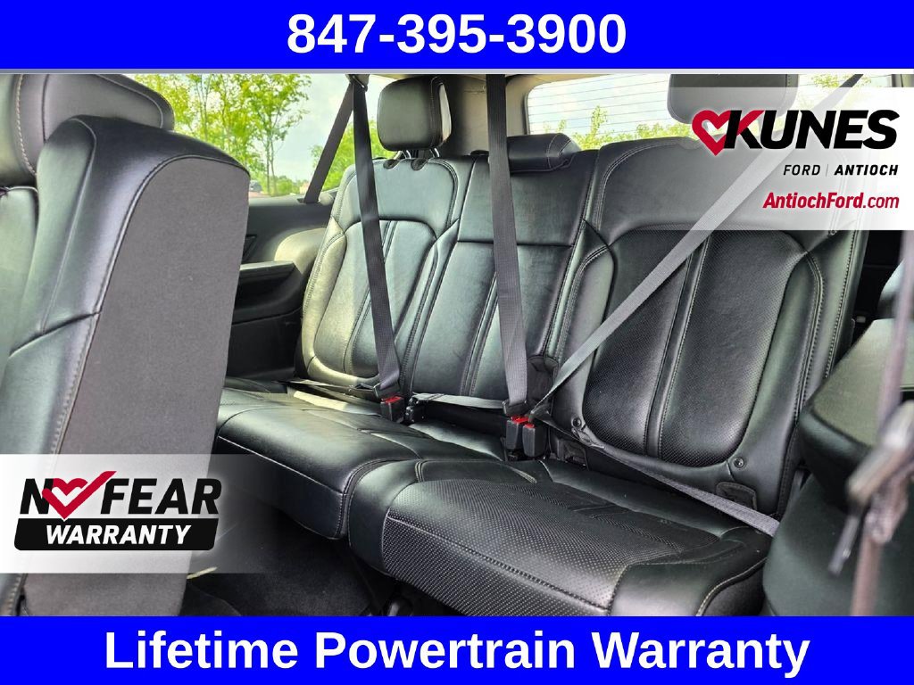 Used 2024 Jeep Wagoneer L Series II AWD/4WD image 31
