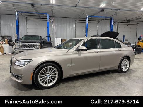 Used 2015 BMW 750Li xDrive image 7