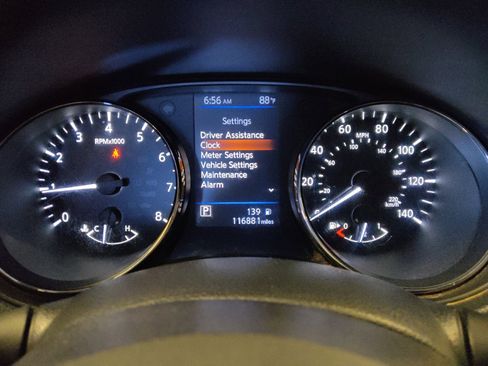 Used 2020 Nissan Rogue SV FWD image 23