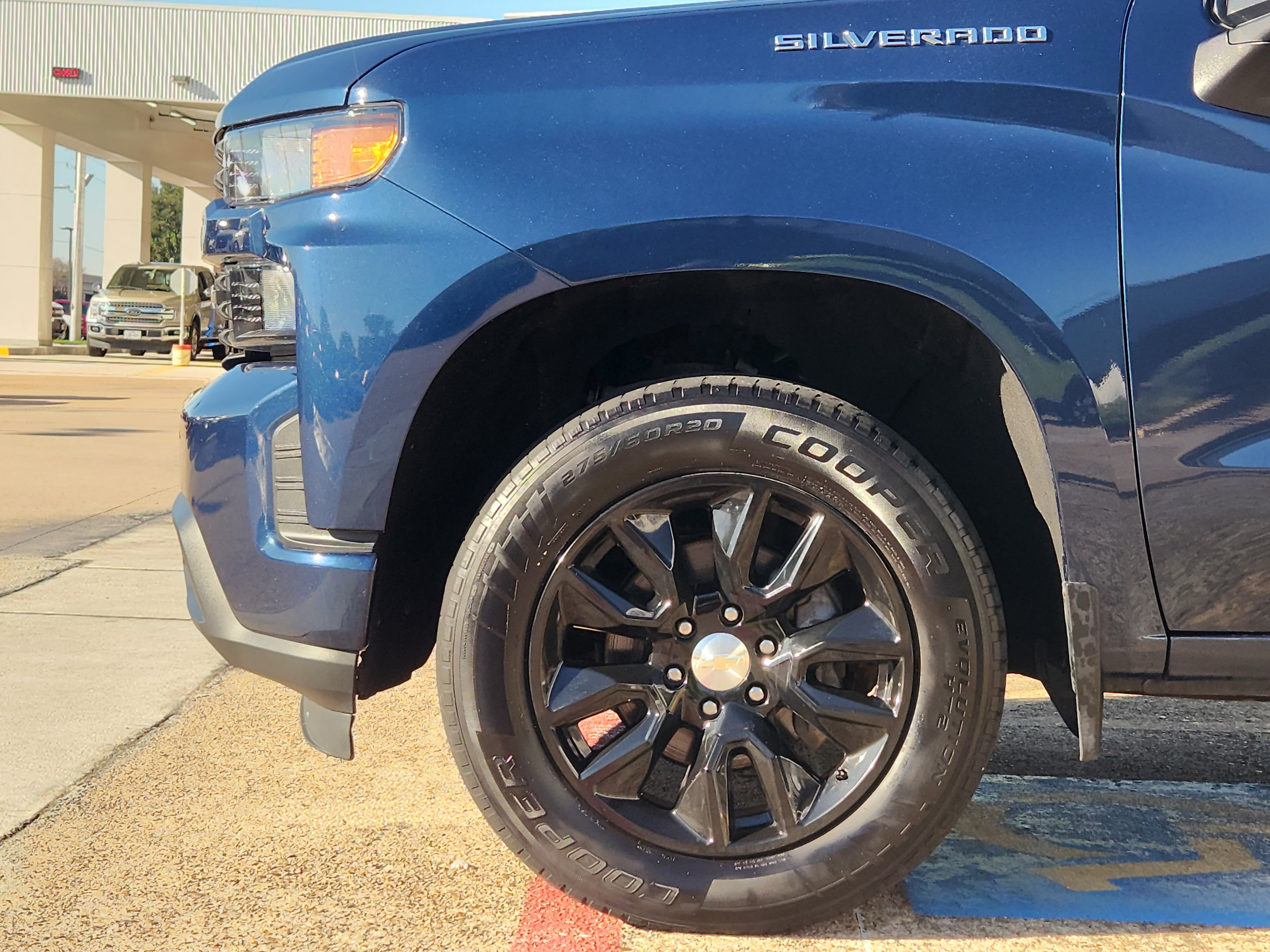 Used 2020 Chevrolet Silverado 1500 Custom w/ Custom Value Package AWD/4WD image 5
