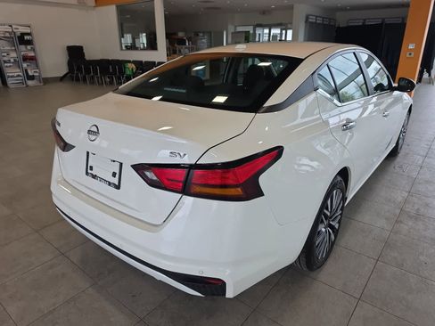 Used 2024 Nissan Altima 2.5 SV FWD image 8