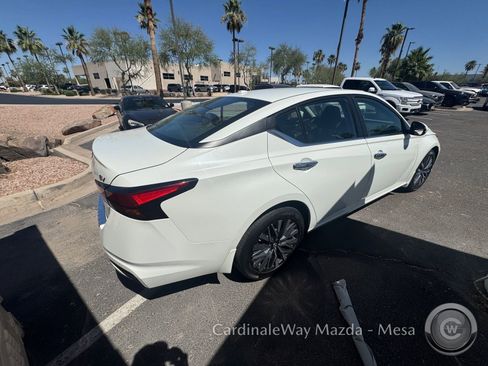Used 2023 Nissan Altima 2.5 SV w/ SV Premium Package FWD image 4