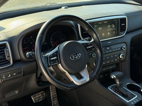 Used 2020 Kia Sportage S image 19