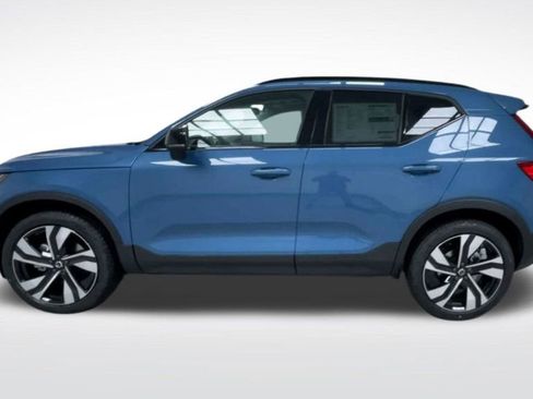New 2025 Volvo XC40 B5 Plus w/ Protection Package Premier image 21