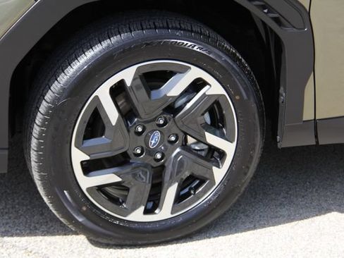 Used 2025 Subaru Forester Limited AWD/4WD image 14
