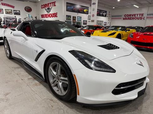 Used 2016 Chevrolet Corvette Stingray Coupe RWD image 7