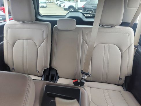 Used 2024 Ford Expedition Max Limited image 16