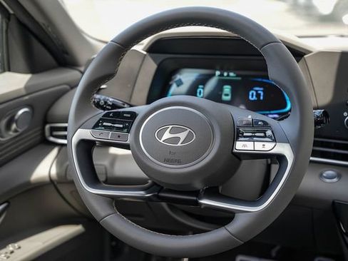 New 2026 Hyundai Elantra SEL Sport FWD image 18