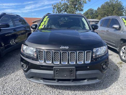 Used 2016 Jeep Compass Latitude FWD image 3