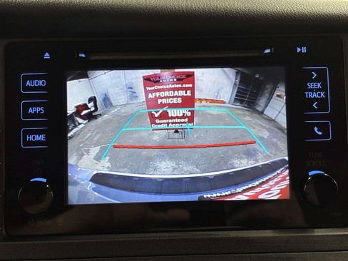 Used 2015 Toyota Sienna LE FWD image 27