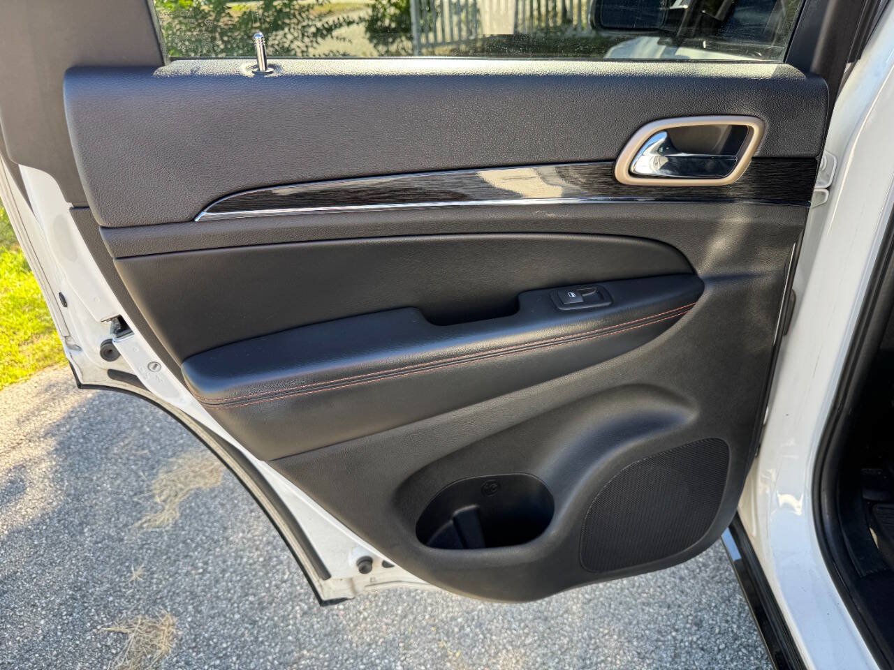 Used 2016 Jeep Grand Cherokee Limited 75th Anniversary AWD/4WD image 40