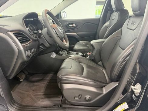 Used 2022 Jeep Cherokee Latitude Lux w/ Mopar Interior Package AWD/4WD image 10