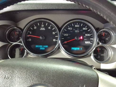 Used 2013 Chevrolet Silverado 2500 LT w/ Interior Plus Package AWD/4WD image 14