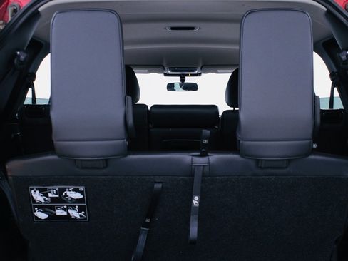 Used 2023 Mitsubishi Outlander SE image 22