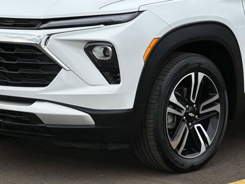 Certified 2024 Chevrolet TrailBlazer LT w/ LT Cold Weather Package FWD image 7