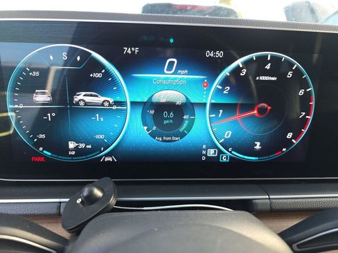 Used 2020 Mercedes-Benz GLE 350 4MATIC image 2