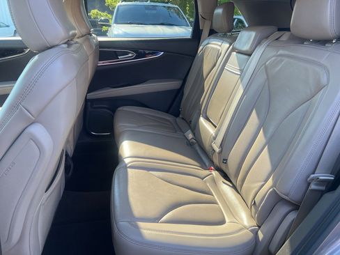 Used 2021 Lincoln Nautilus FWD w/ Equipment Group 101A image 15